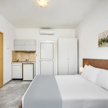 アパートホテル Nikiforos Village 3*