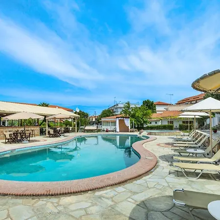 Aparthotel Nikiforos Village 3*