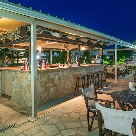 Aparthotel Nikiforos Village 3*