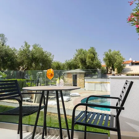 Aparthotel Nikiforos Village